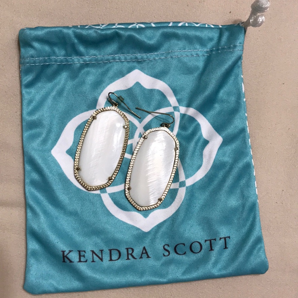 Kendra Scott white pearl drop earrings